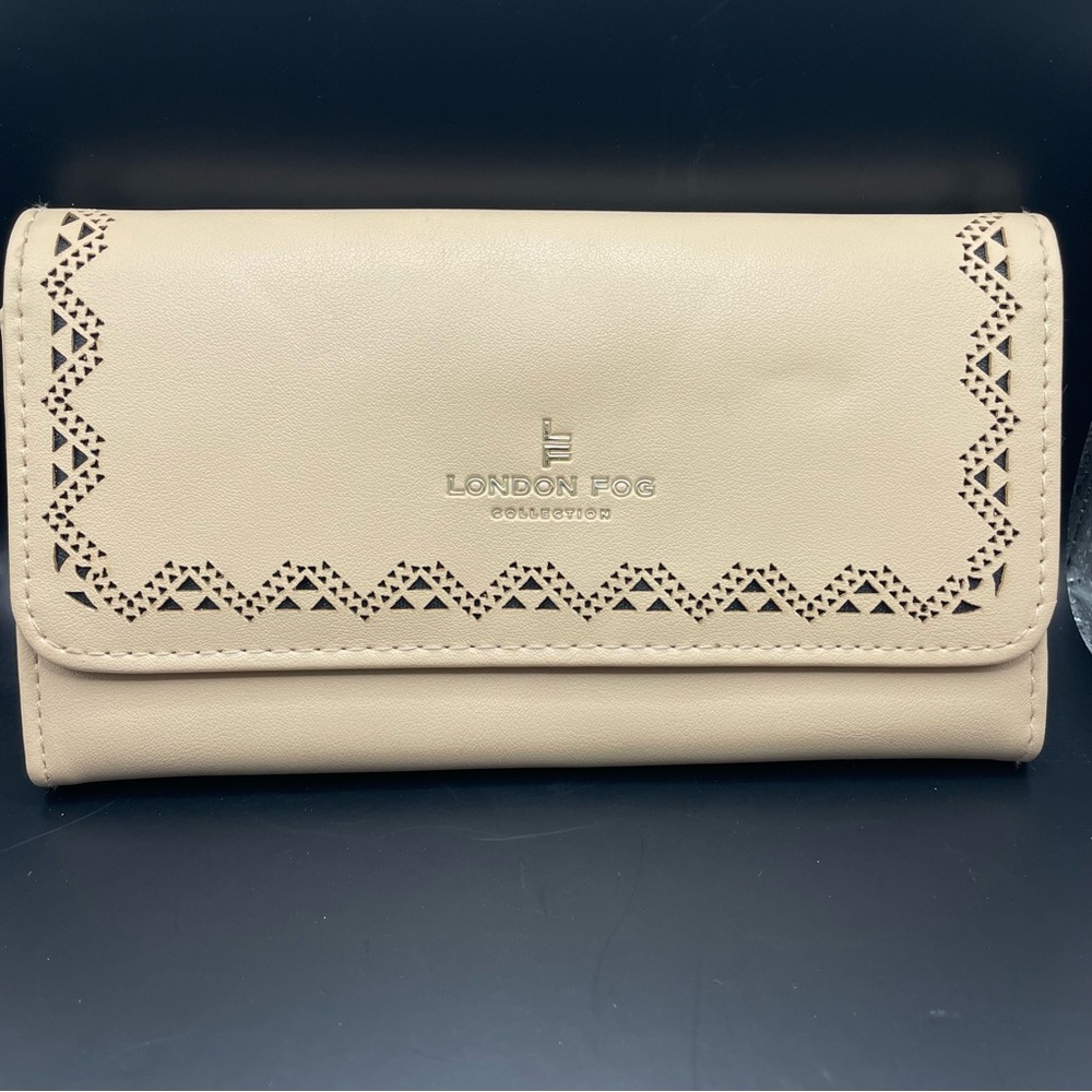 London Fog Tan Women's Wallet with Cutout Design